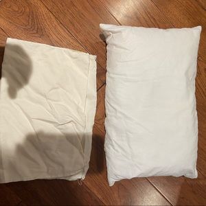 Toddler pillow with pillow case